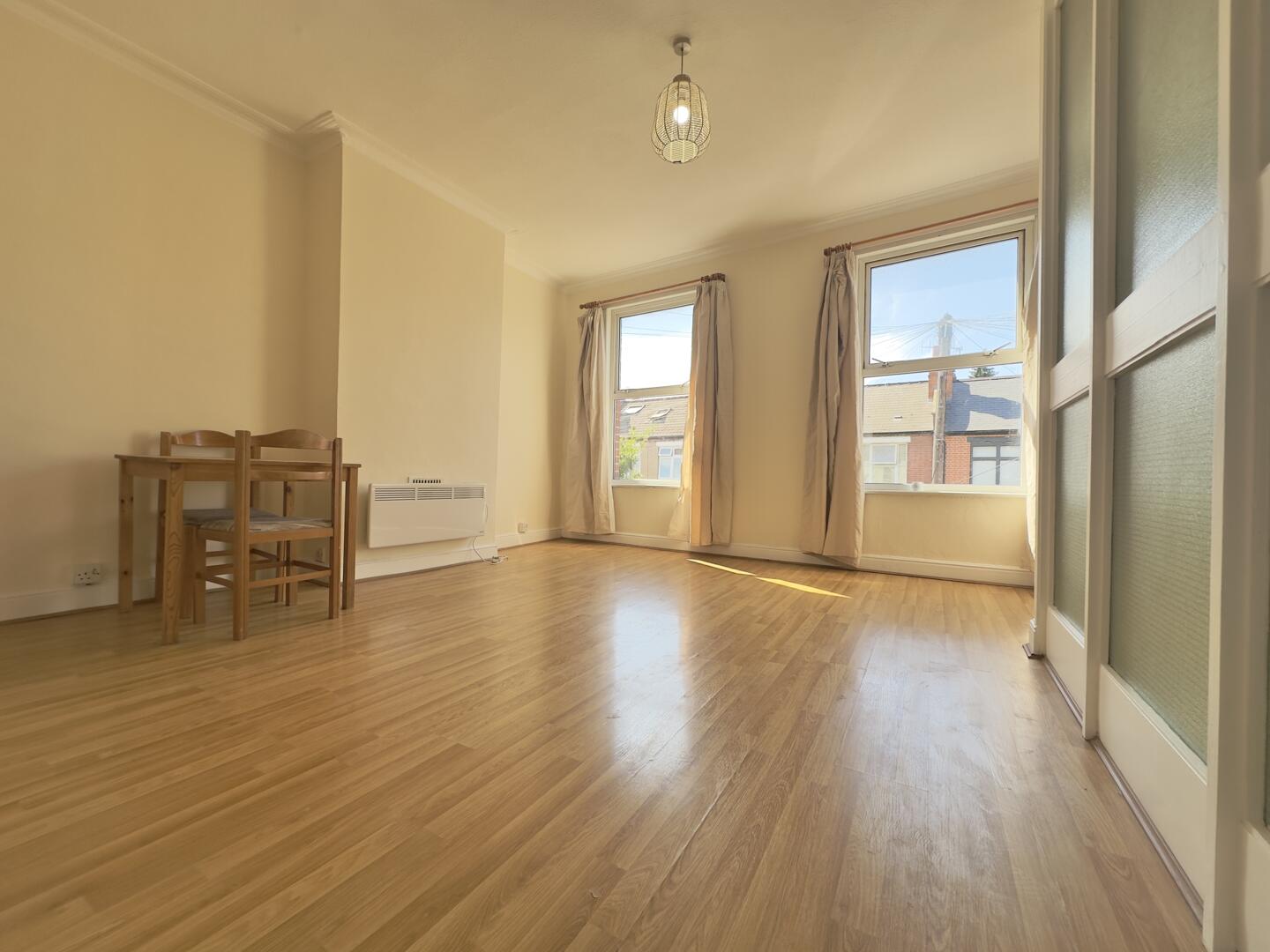 1 bed property in Hermitage Road, London